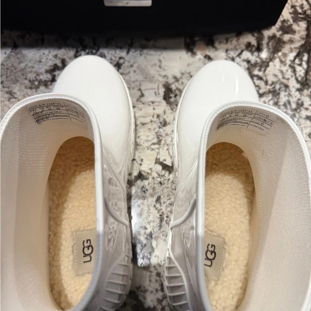 UGG Drizlita Sheepskin Rainboot White Size 11 Like New - Picture 5 of 10